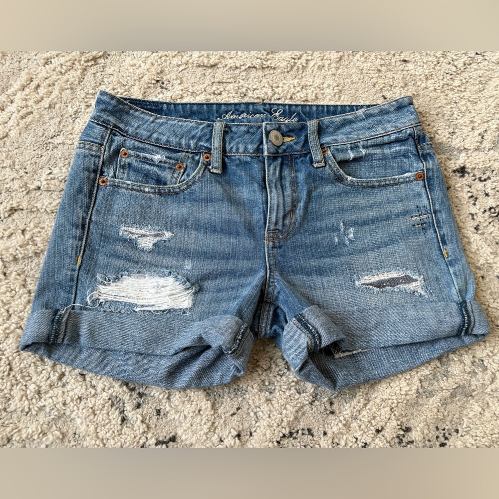 American Eagle Outfitters Women’s Distressed Blue Denim Shorts Size 2